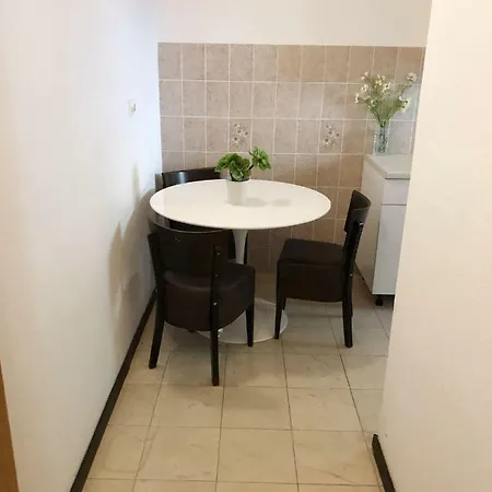 Dejan Apartament Baška Voda